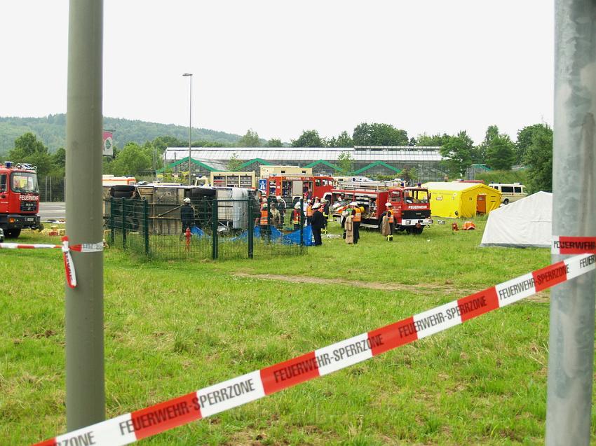 Schwerer Unfall mit Reisebus Lohmar Donrather Dreieck P379.JPG